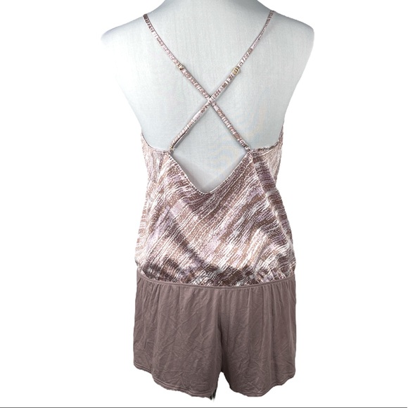 Victoria’s Secret Sleep Romper Taupe Purple Cream Size Large - Picture 2 of 9